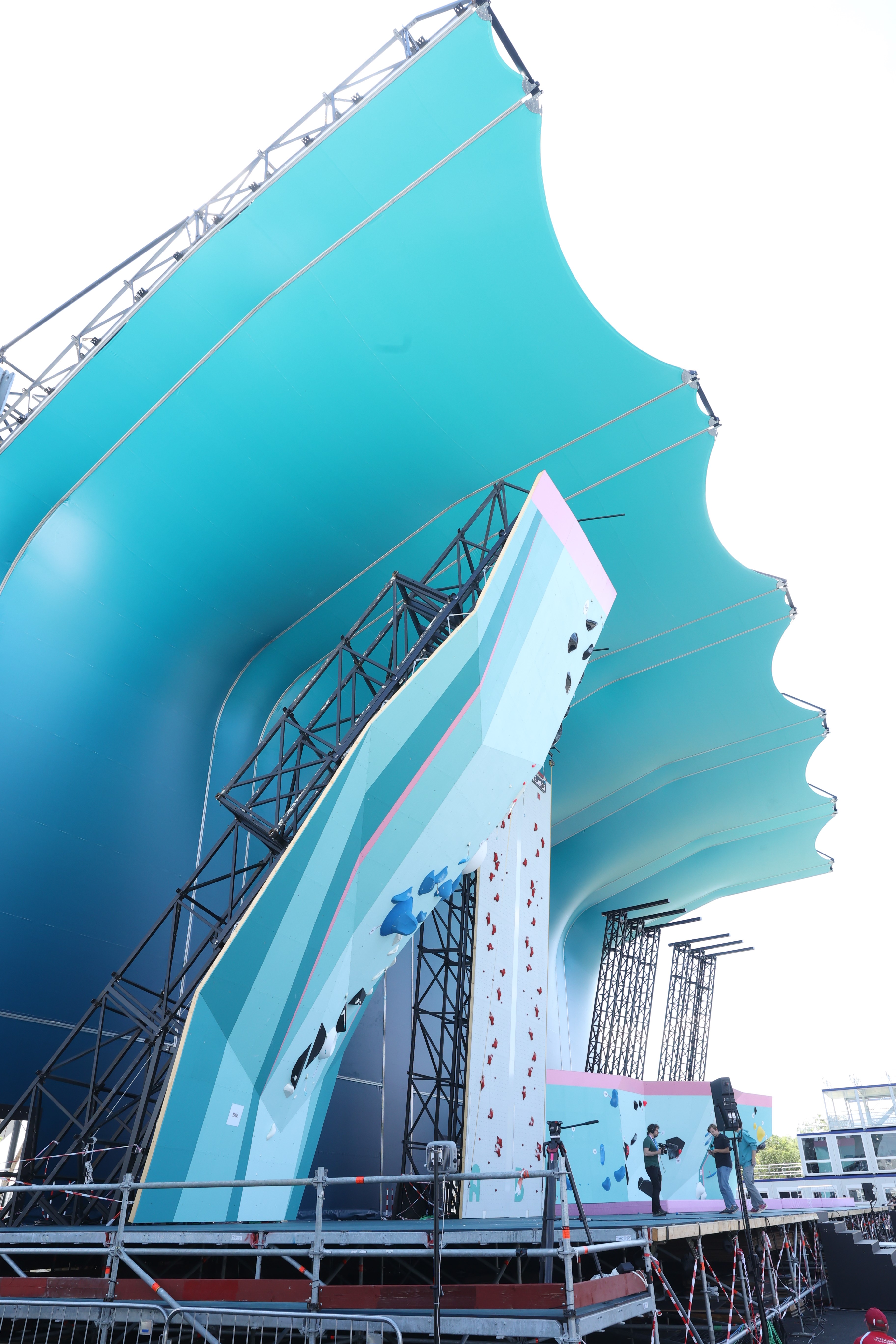 53) THEATRE with beam.jpg